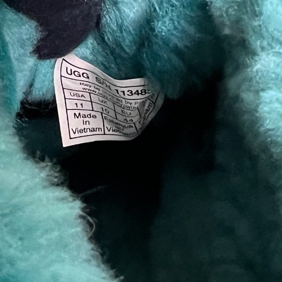 UGG Men’s Neumel Scatter Chukka Boots - Picture 11 of 13